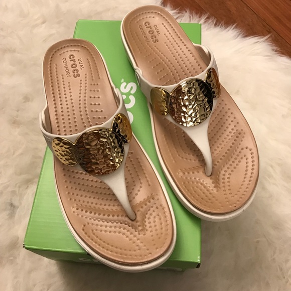crocs sanrah embellished wedge flip